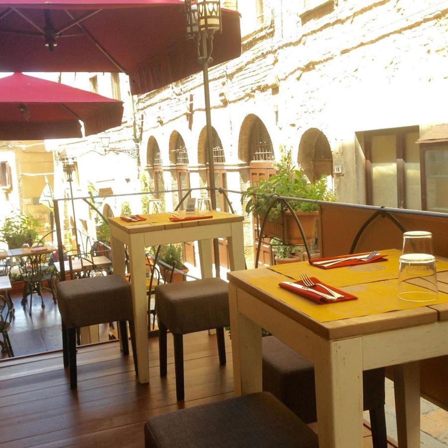 Residenza Storica Palazzo Ricciarelli Volterra Exterior foto