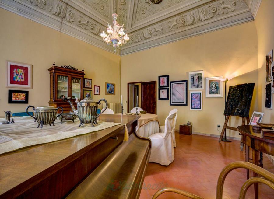 Residenza Storica Palazzo Ricciarelli Volterra Exterior foto