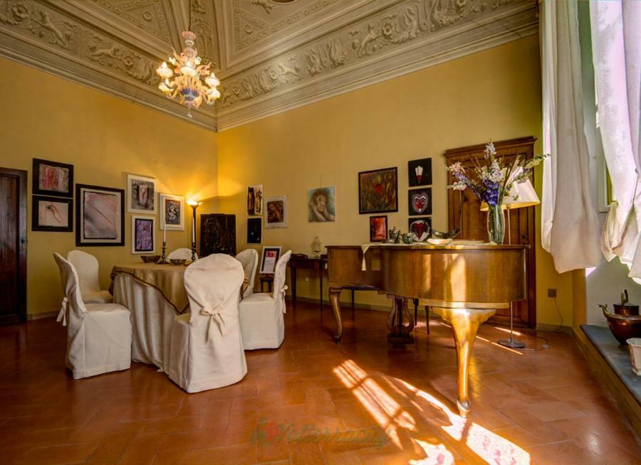 Residenza Storica Palazzo Ricciarelli Volterra Exterior foto