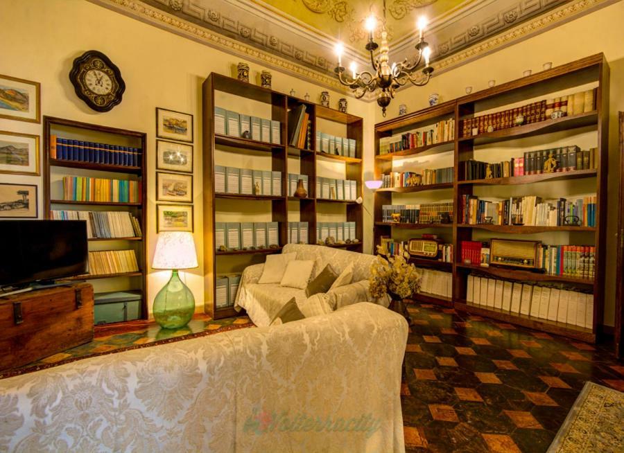 Residenza Storica Palazzo Ricciarelli Volterra Exterior foto