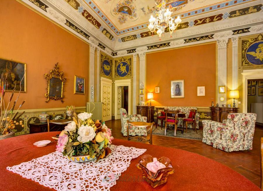 Residenza Storica Palazzo Ricciarelli Volterra Exterior foto