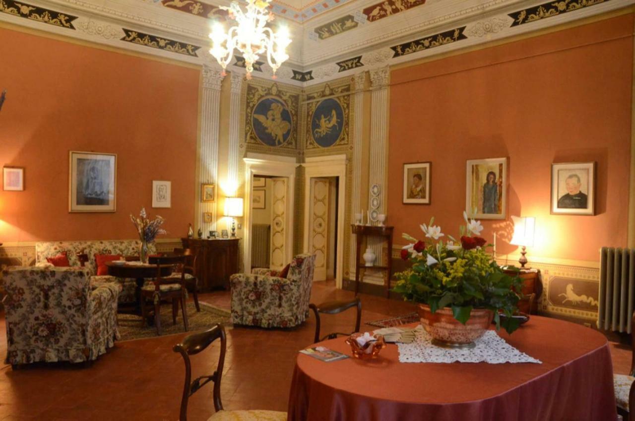 Residenza Storica Palazzo Ricciarelli Volterra Exterior foto